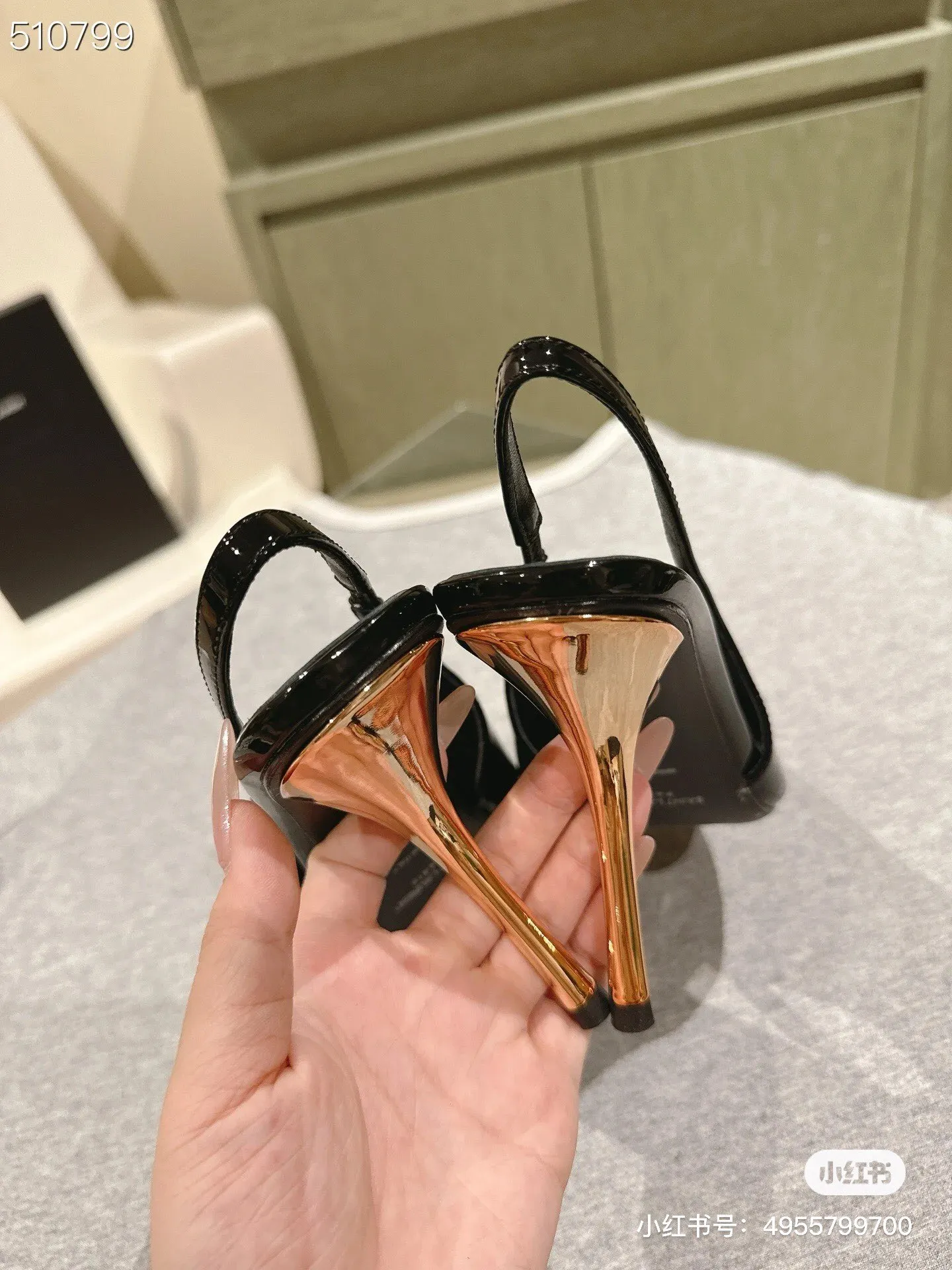👟👟Ex-factory price 560👟👟 Yves Saint Laurent YSL jewelry high-heeled back sandals Yves Saint Laurent YSL catwalk jewelry high-heeled back sandals Full of jewelery and super gorgeous texture, perfect for banquets or cocktail parties! Heel height: 10.5cm 35-40